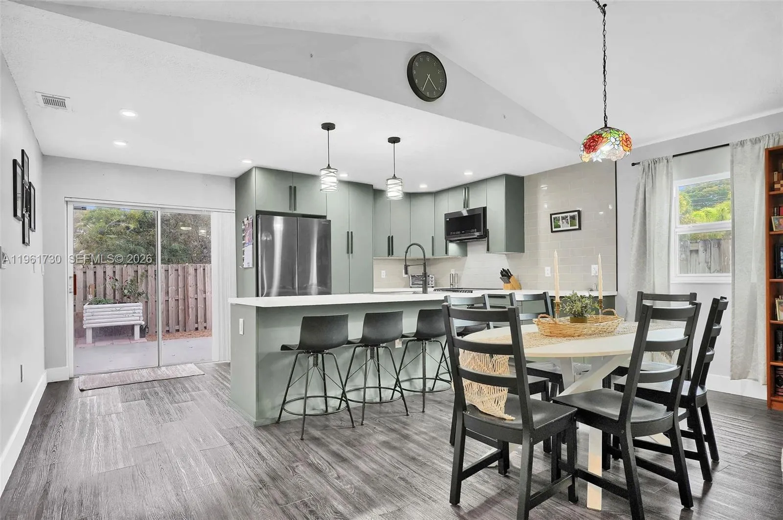 Vendido 4444 SW 72nd Terrace, Davie, FL 33314, Davie, FL 33314