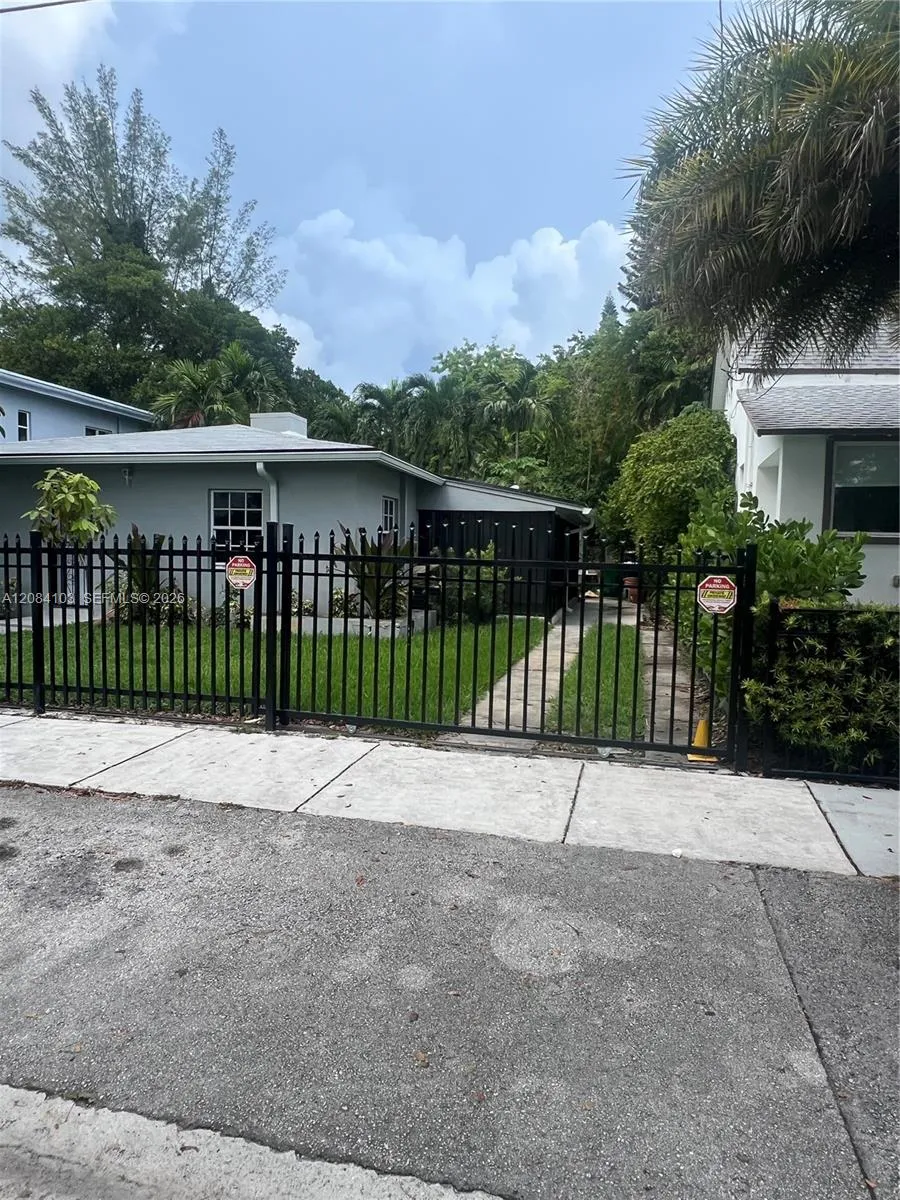 En Renta 445-47 NE 69th Street 447, Miami, FL 33138, Miami, FL 33138
