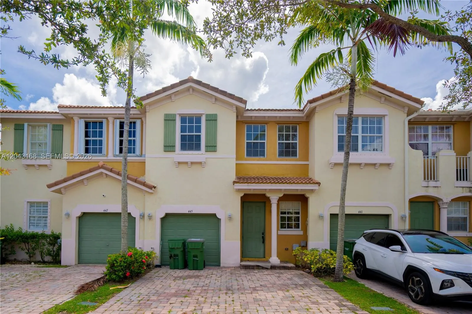 Foto de propiedad en 445 NE 21st Avenue, Homestead, FL 33033 Homestead con MLS# 