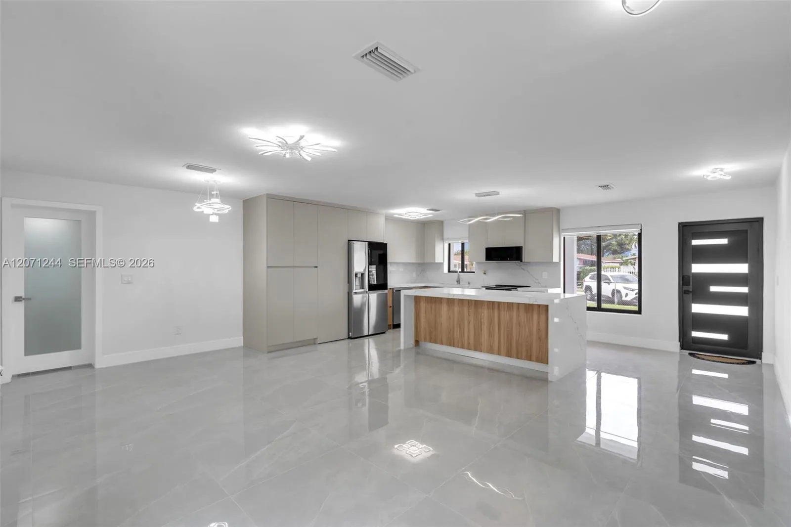 Foto de propiedad en 4450 NW 169th Terrace, Miami Gardens, FL 33055 Miami Gardens con MLS# 