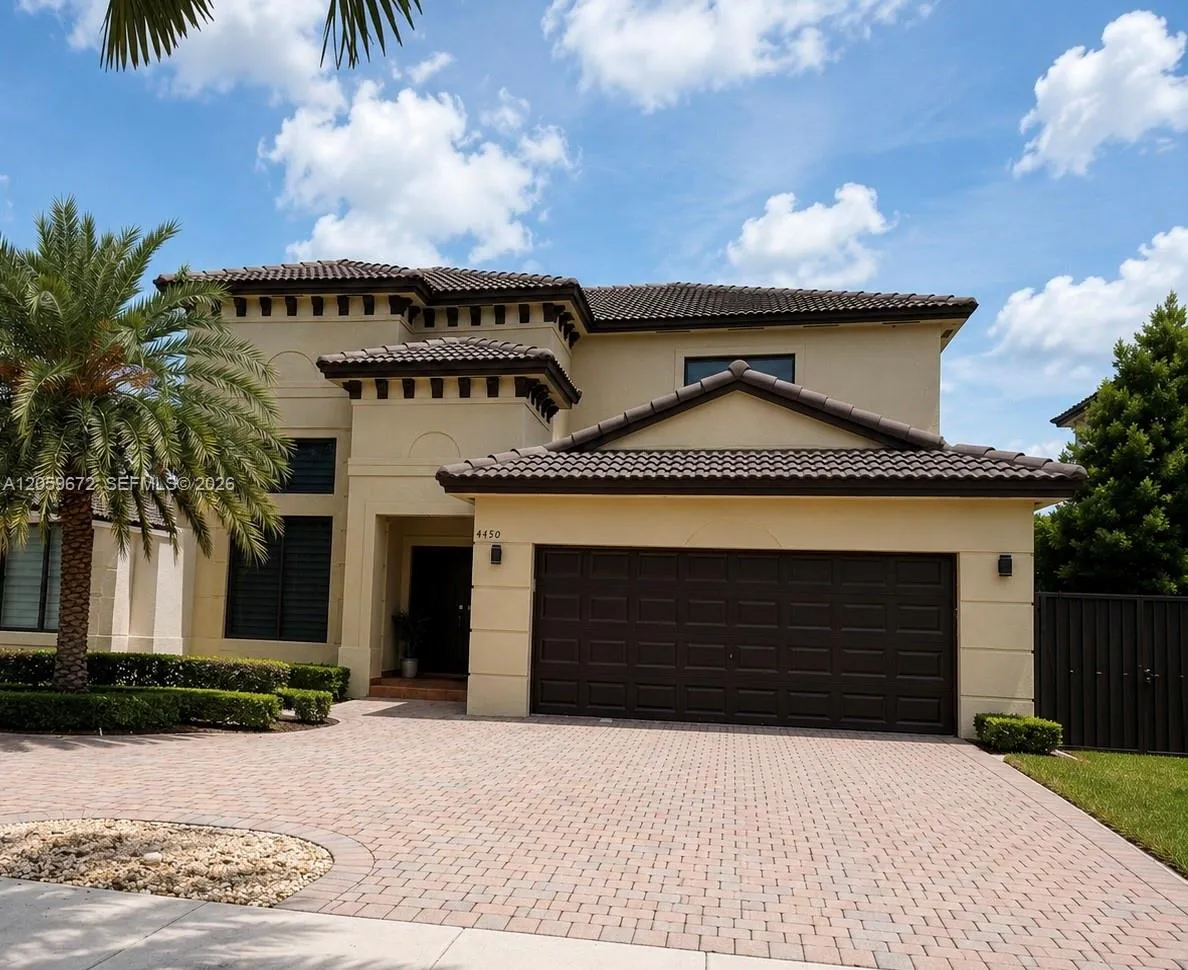 Foto de propiedad en 4450 SW 164 Avenue, Miami, FL 33185 Miami con MLS# 
