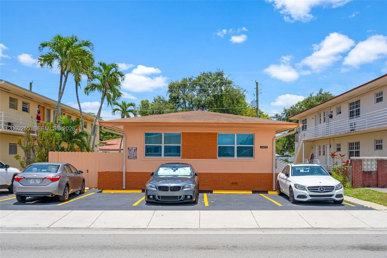 Vendido 4450 W Flagler Street, Miami, FL 33134, Miami, FL 33134
