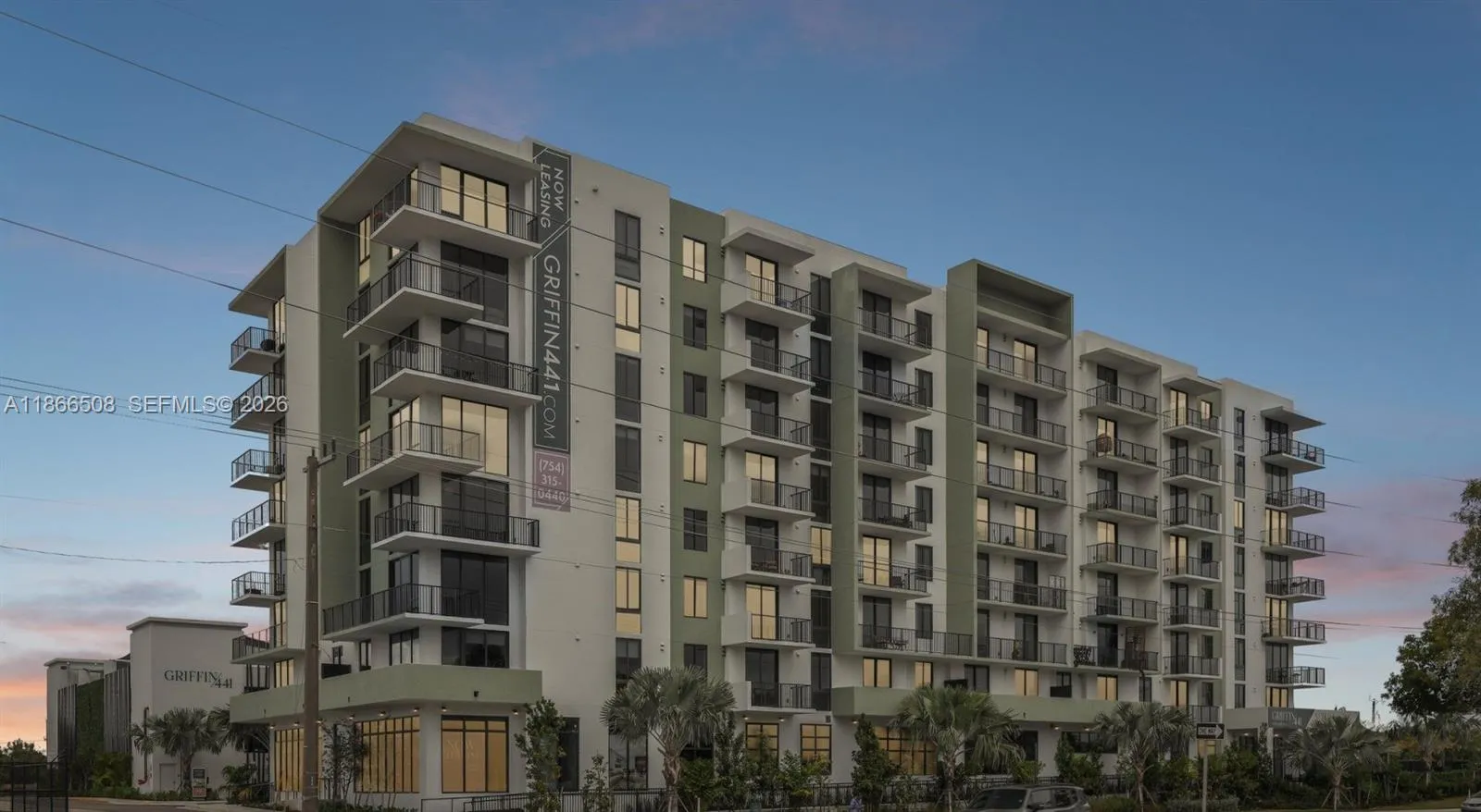 Foto de propiedad en 4465 Griffin Road A1E, Davie, FL 33314 Davie con MLS# 