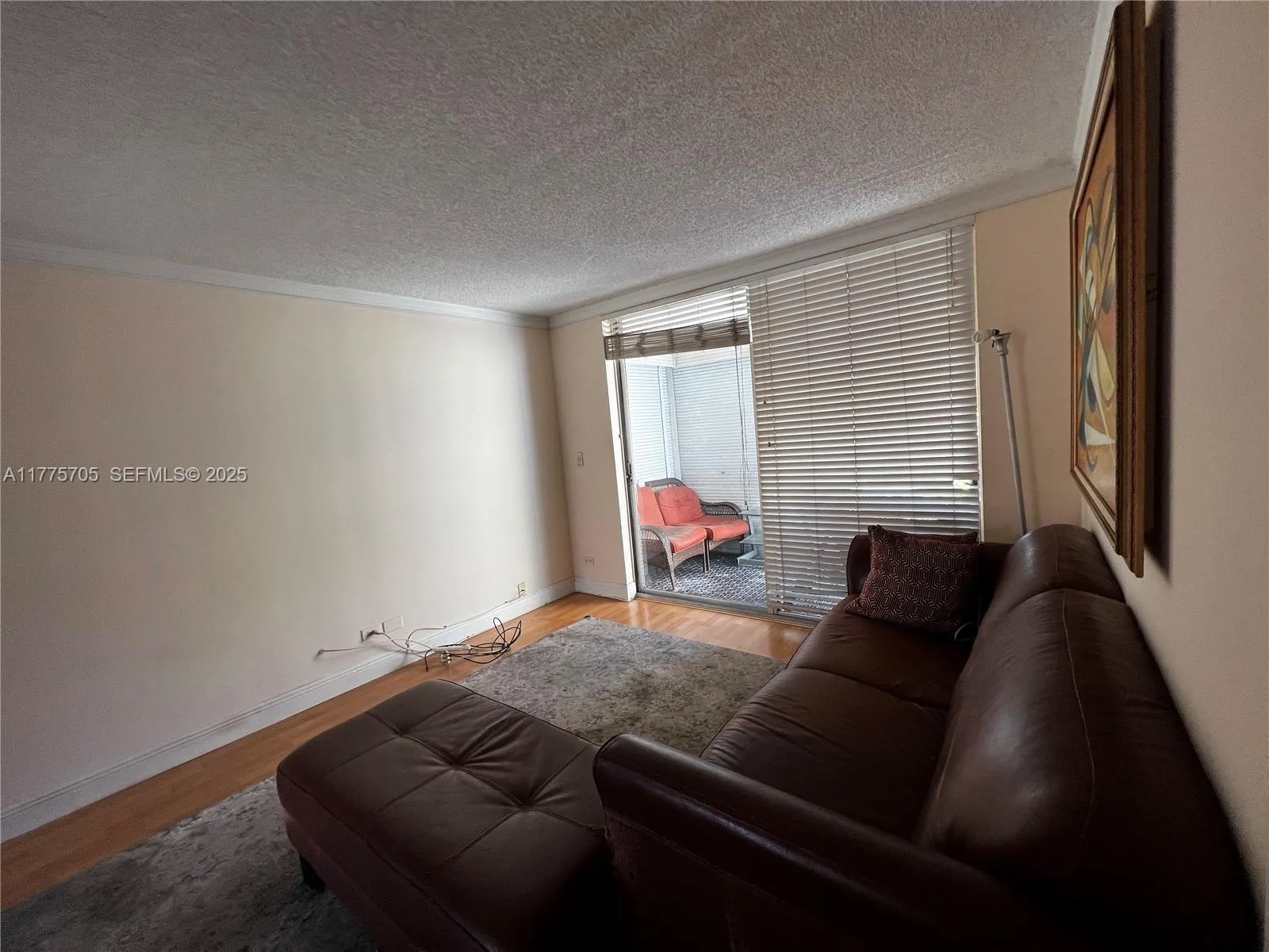 Foto de propiedad en 447 NE 195th Street 309, Miami, FL 33179 Miami con MLS# 