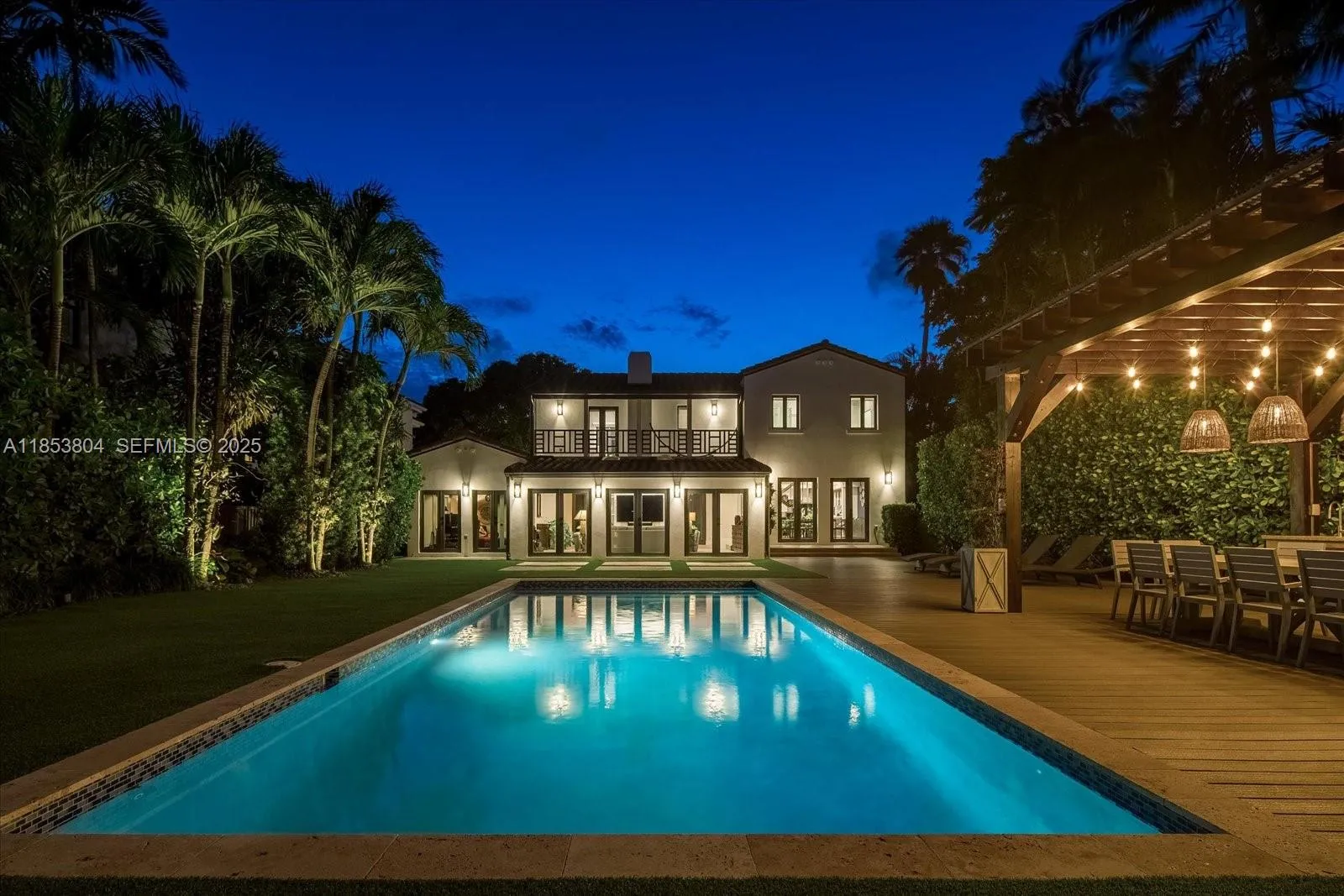 Foto de propiedad en 4475 N Meridian Avenue, Miami Beach, FL 33140 Miami Beach con MLS# 