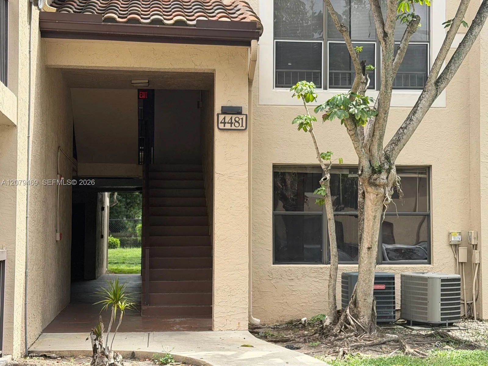 Foto de propiedad en 4481 W Mcnab Road 37, Pompano Beach, FL 33069 Pompano Beach con MLS# 