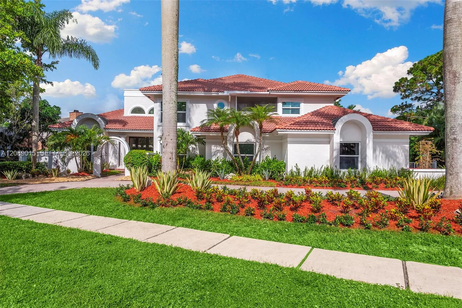 Foto de propiedad en 4499 Woodfield Boulevard, Boca Raton, FL 33434 Boca Raton con MLS# 
