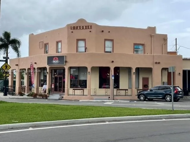 En Renta 45 Curtiss Parkway, Miami Springs, FL 33166, Miami Springs, FL 33166