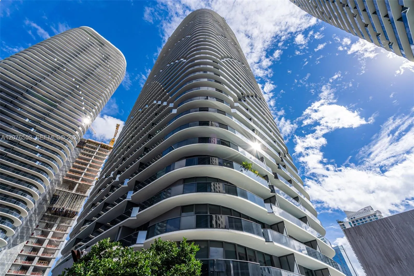 En Venta 45 SW 9th Street 1706, Miami, FL 33130, Miami, FL 33130