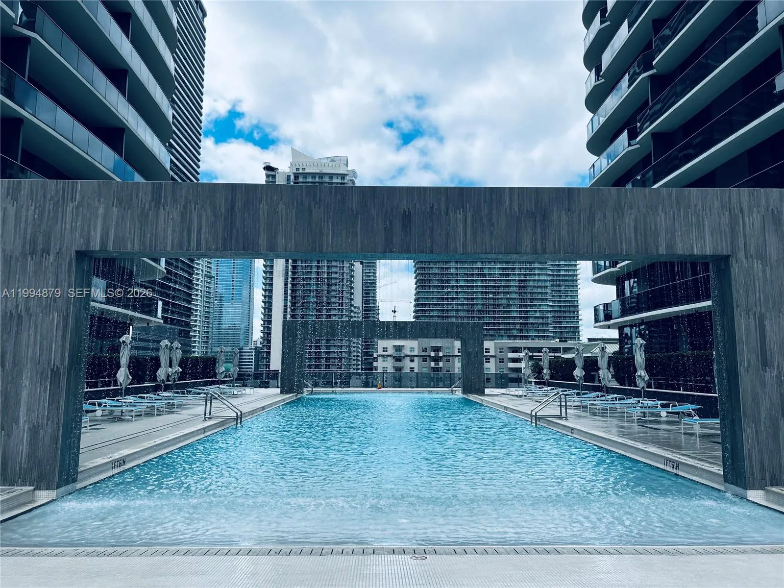 Foto de propiedad en 45 SW 9th Street 2004, Miami, FL 33130 Miami con MLS#