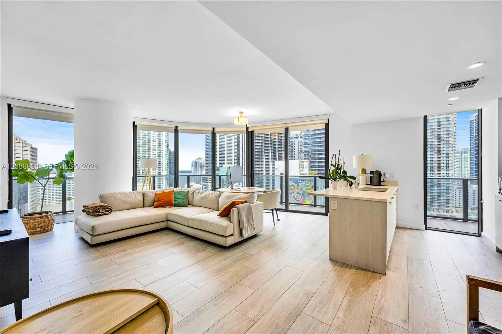 Foto de propiedad en 45 SW 9th Street 2103, Miami, FL 33130 Miami con MLS# 