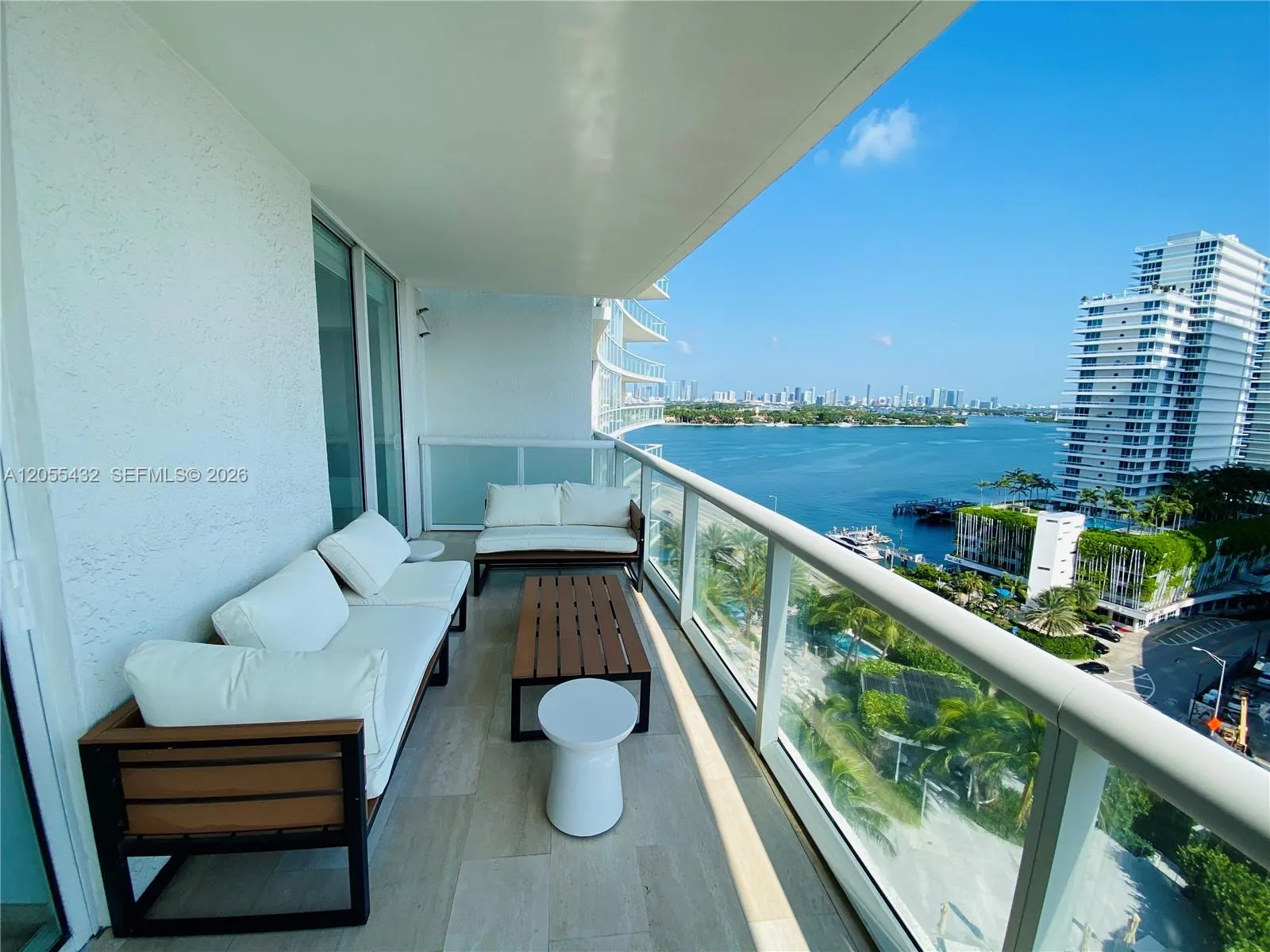 Alquilada 450 Alton Road 1406, Miami Beach, FL 33139, Miami Beach, FL 33139