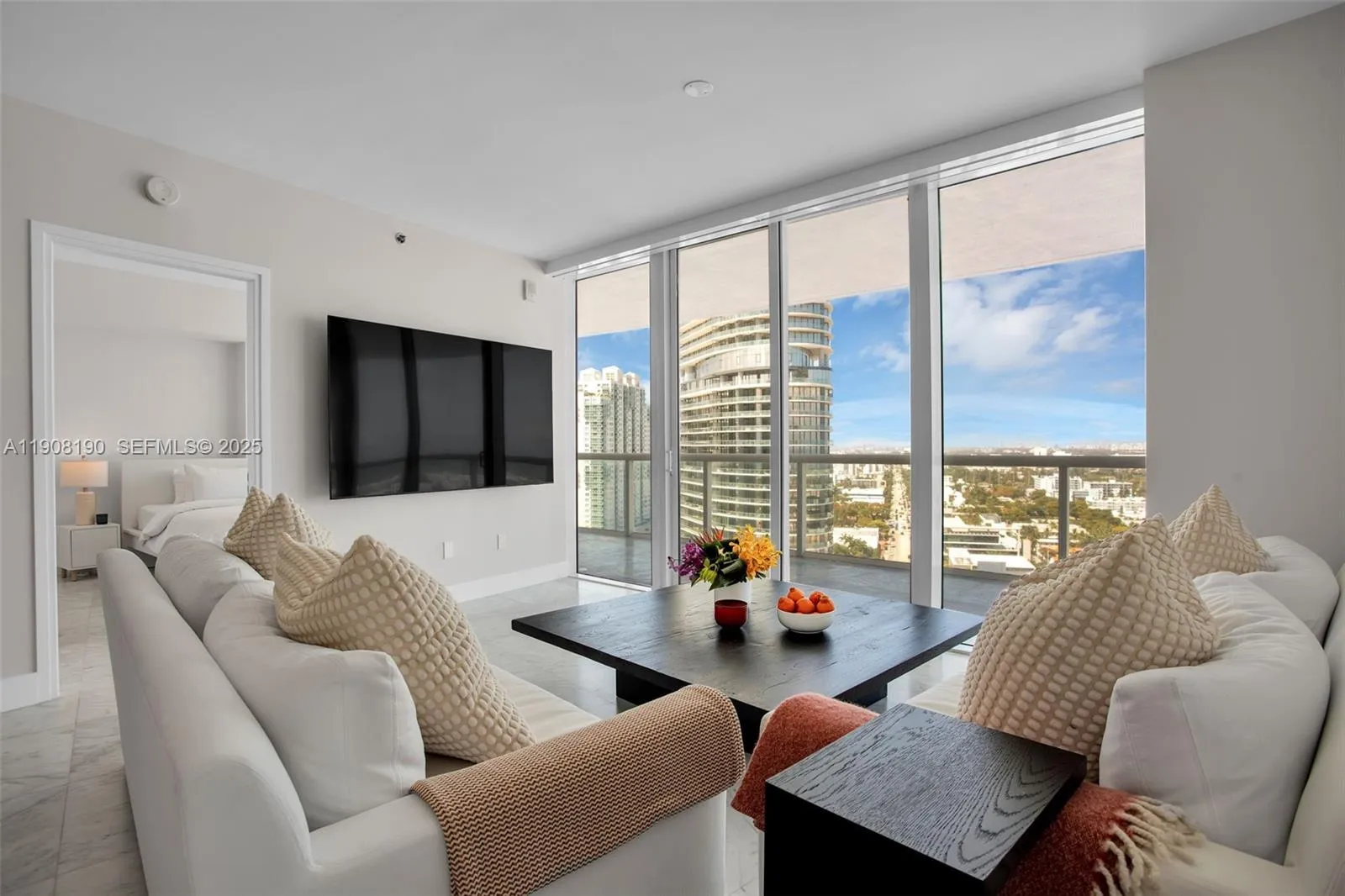 Foto de propiedad en 450 Alton Road 2110, Miami Beach, FL 33139 Miami Beach con MLS#