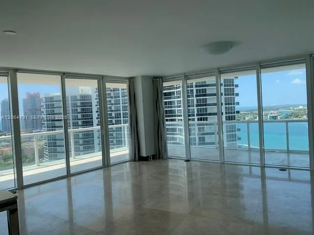 Foto de propiedad en 450 Alton Road 2207, Miami Beach, FL 33139 Miami Beach con MLS#