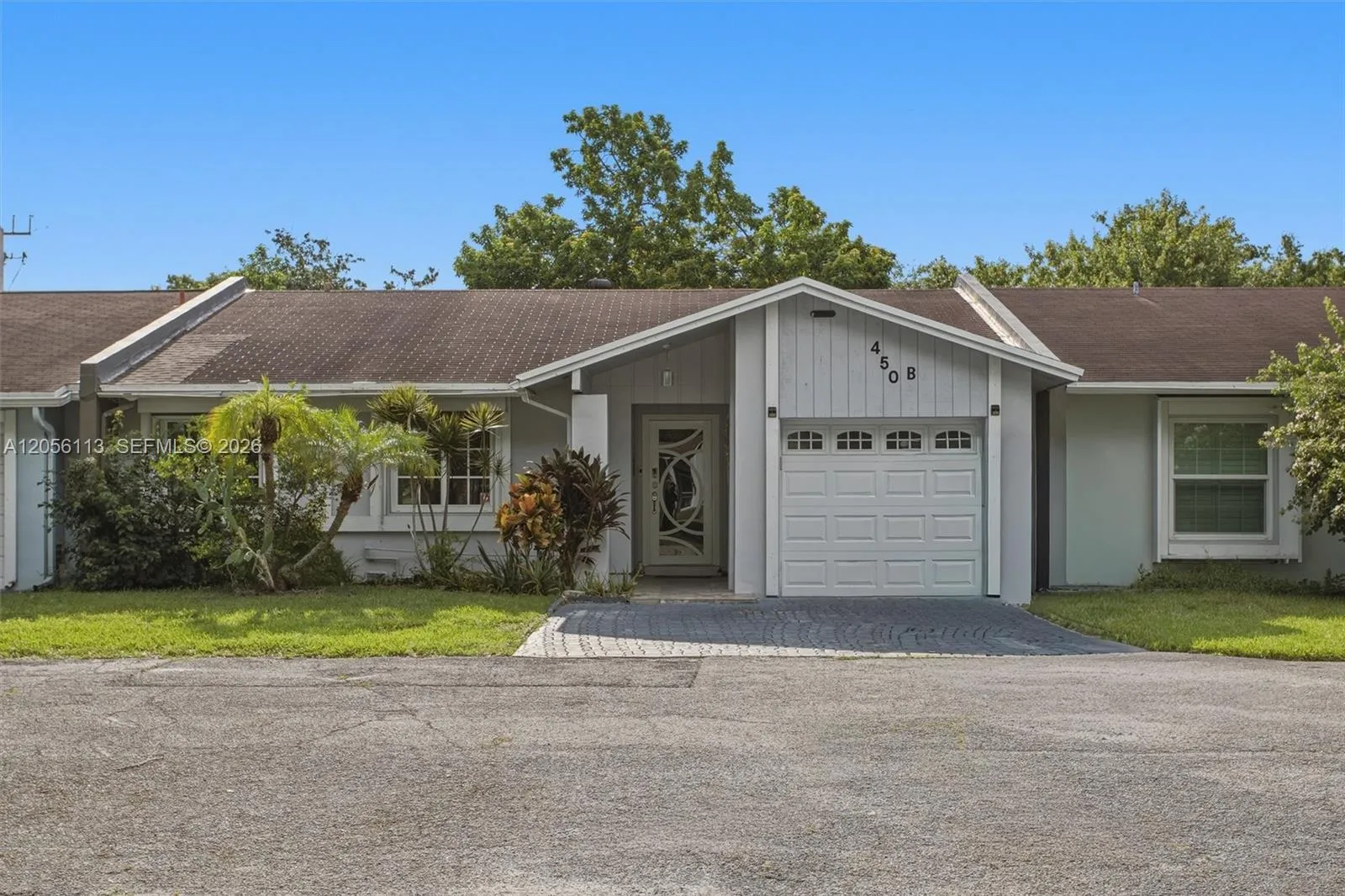 Foto de propiedad en 450 E Lakewood Circle E B, Margate, FL 33063 Margate con MLS# 