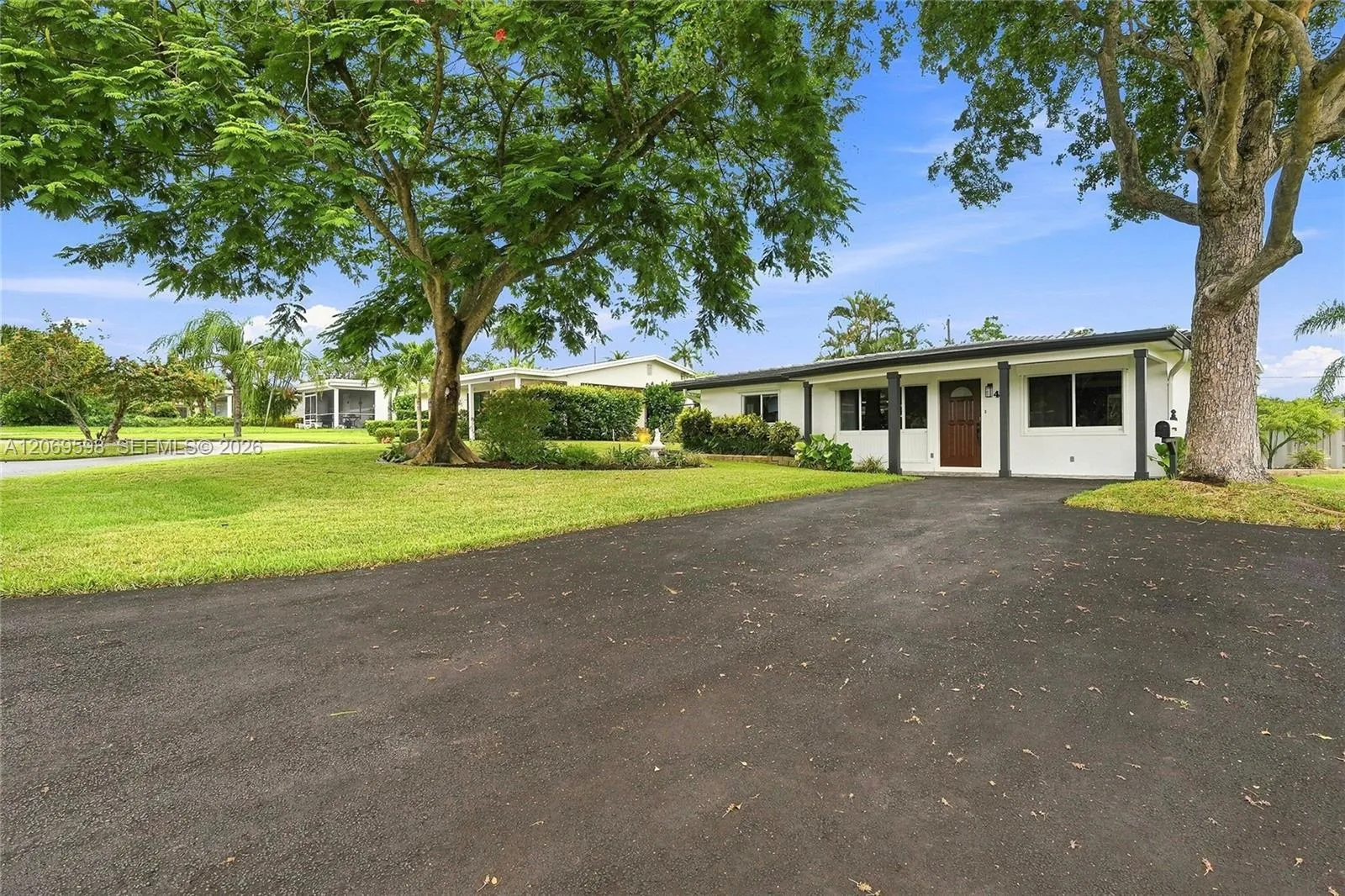 Foto de propiedad en 450 SW 1st Street, Boca Raton, FL 33432 Boca Raton con MLS# 