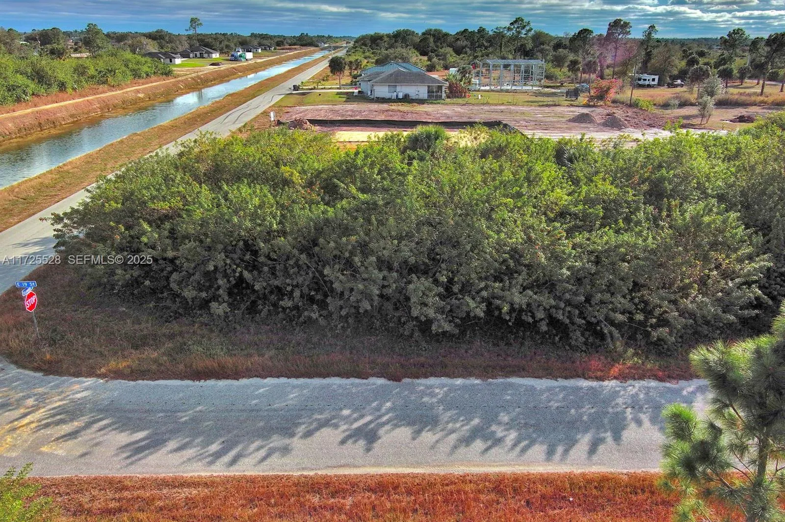 Foto de propiedad en 4506 E 19th Street, Lehigh Acres, FL 33973 Lehigh Acres con MLS# 
