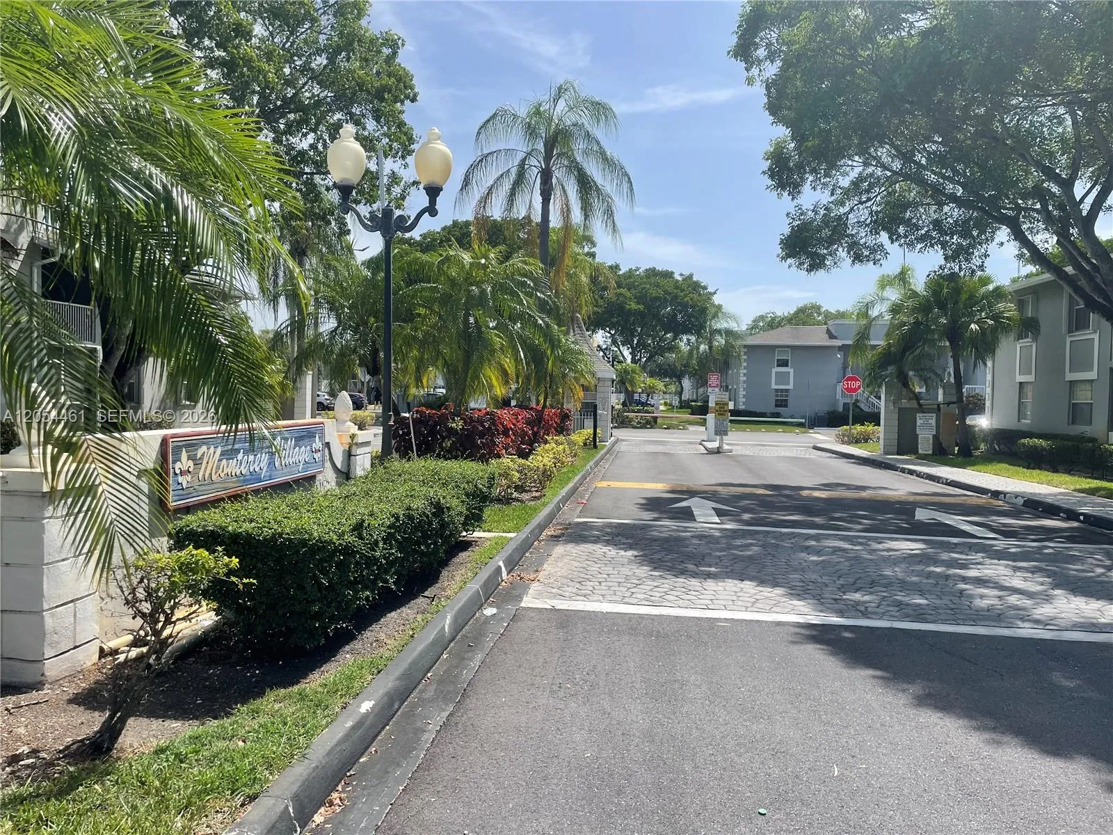 Foto de propiedad en 452 NE 210th Cir Terrace 102-7A, Miami, FL 33179 Miami con MLS# 