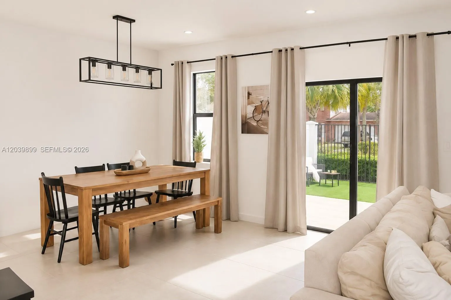 Foto de propiedad en 452 NW 203rd Terrace 452, Miami Gardens, FL 33169 Miami Gardens con MLS# 