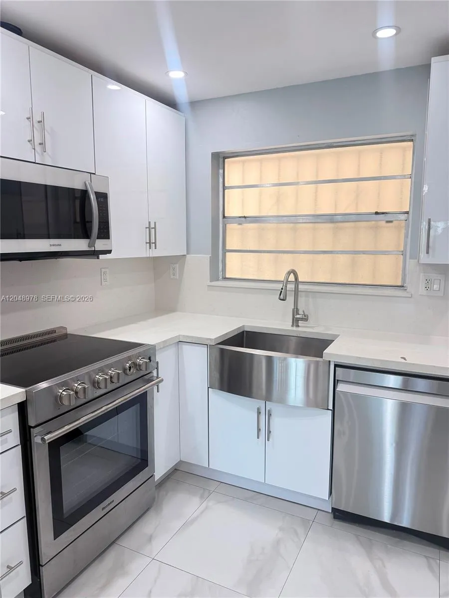En Renta 453 SW 2nd Street 306C, Miami, FL 33130, Miami, FL 33130
