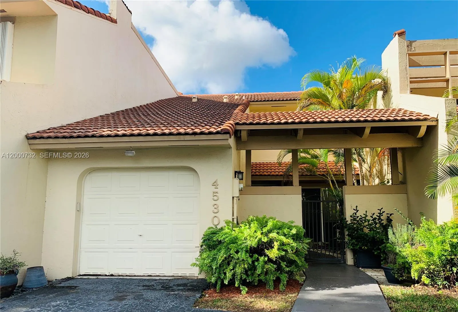 Foto de propiedad en 4530 NW 102nd Court, Doral, FL 33178 Doral con MLS# 