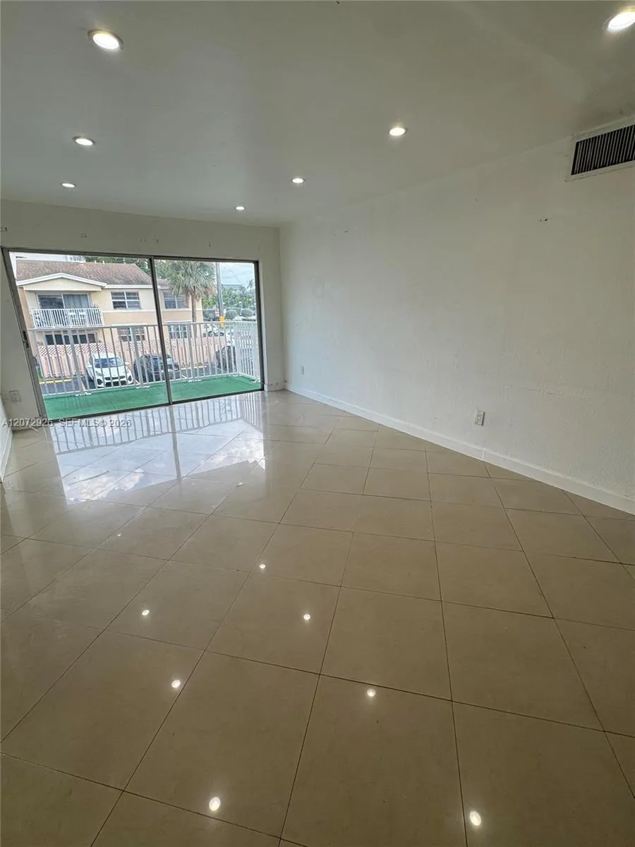 En Venta 4530 NW 79th Avenue 2D, Doral, FL 33166, Doral, FL 33166