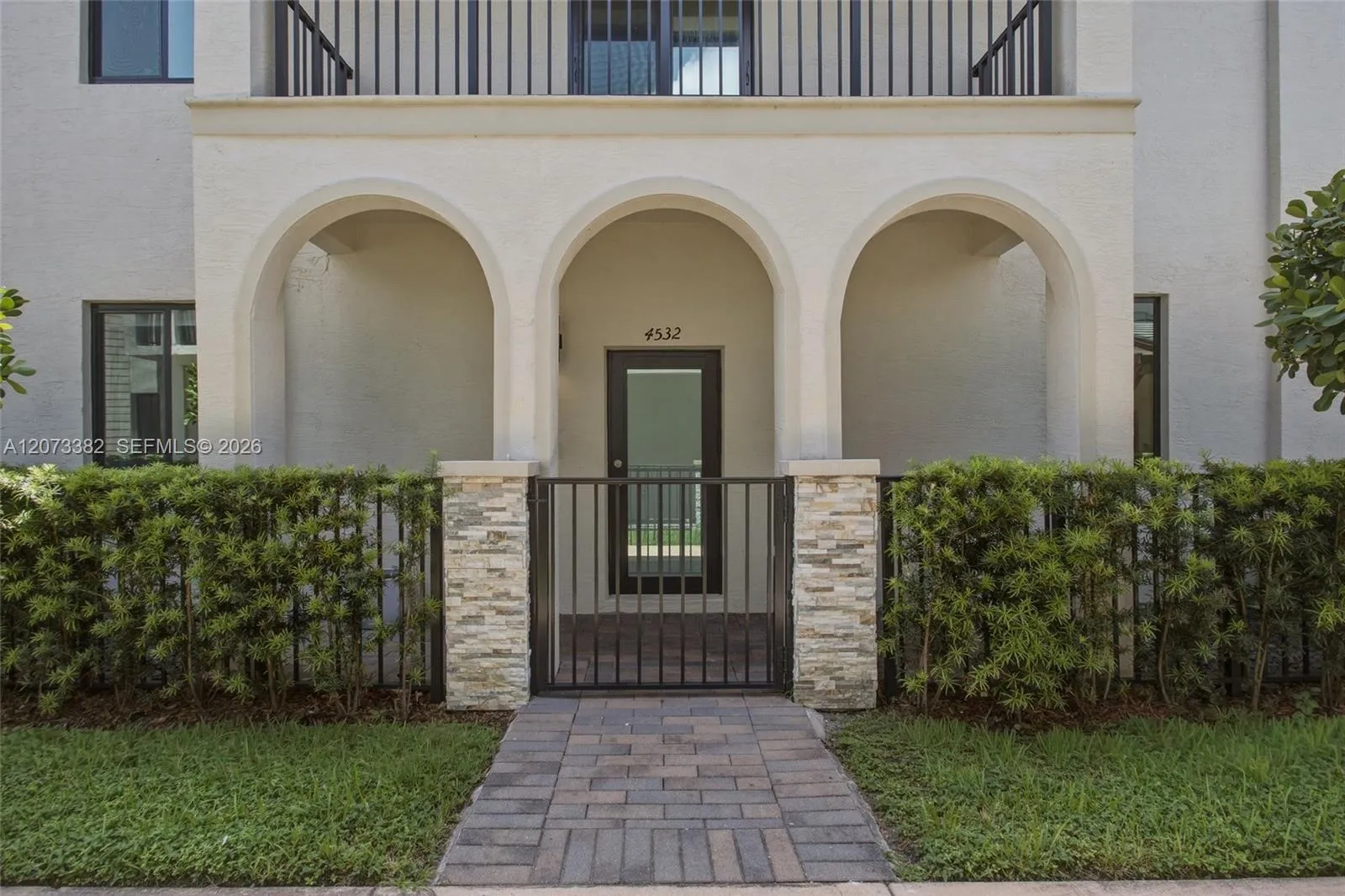Foto de propiedad en 4532 NW 83 Passage 0, Doral, FL 33166 Doral con MLS# 