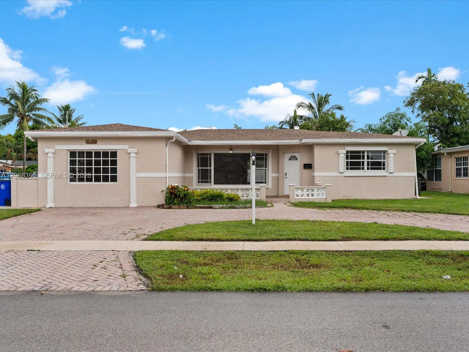 Foto de propiedad en 4545 NW 39th Street, Lauderdale Lakes, FL 33319 Lauderdale Lakes con MLS# 