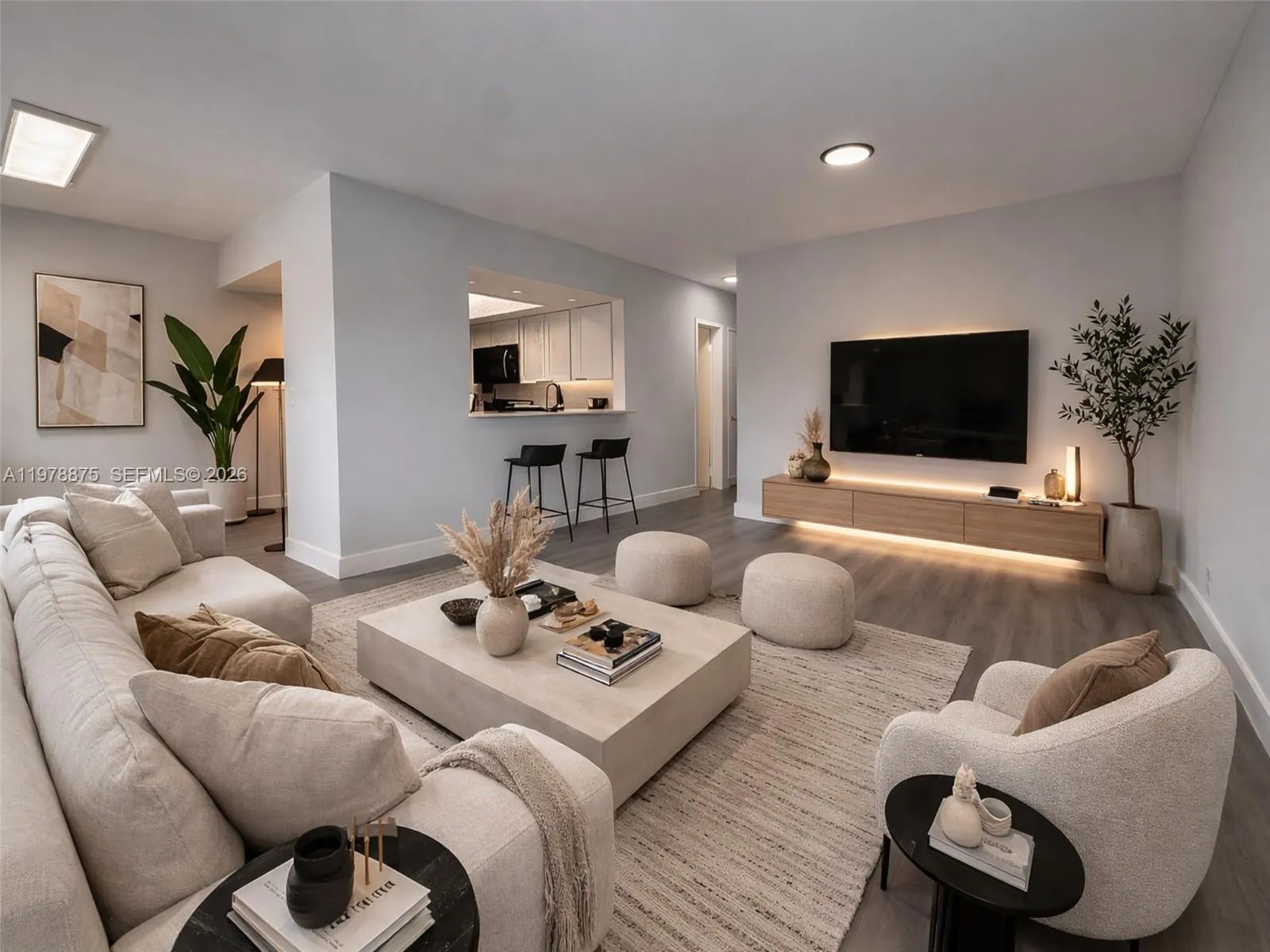 Foto de propiedad en 455 Golden Isles Drive 203, Hallandale Beach, FL 33009 Hallandale Beach con MLS# 