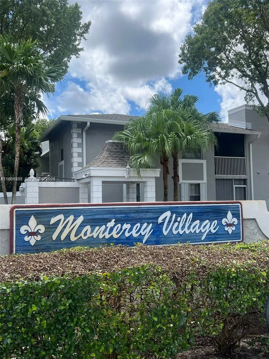 Foto de propiedad en 455 NE 210th Cir Terrace 102-18, Miami, FL 33179 Miami con MLS# 