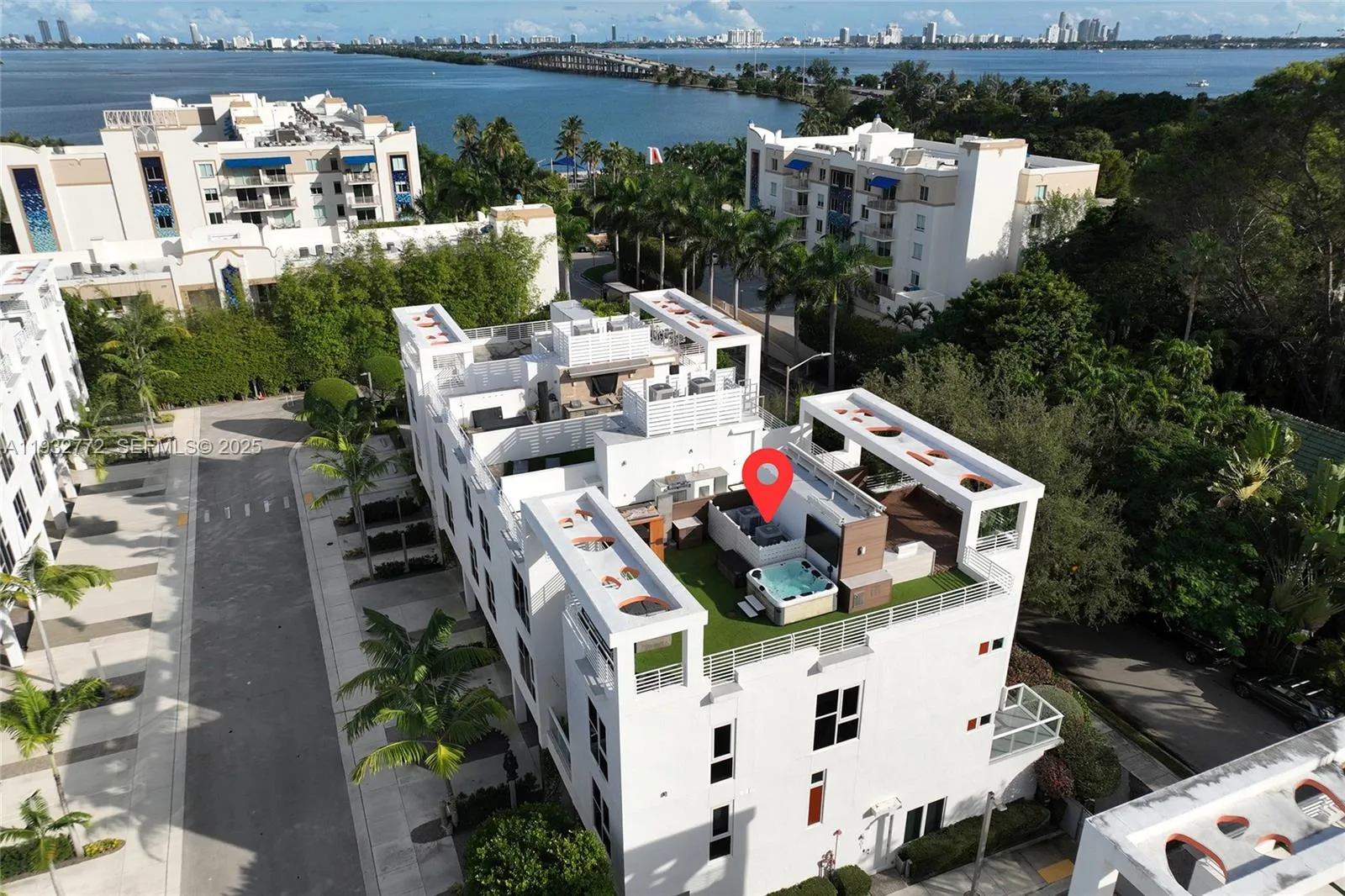 Foto de propiedad en 455 NE 39th Street 202, Miami, FL 33137 Miami con MLS# 