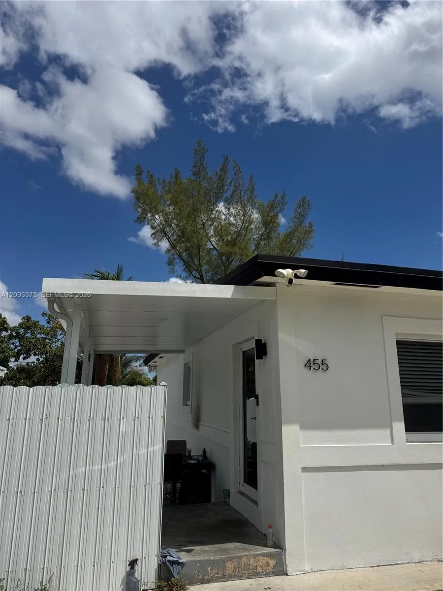 Vendido 455 NW 132nd Street, North Miami, FL 33168, North Miami, FL 33168