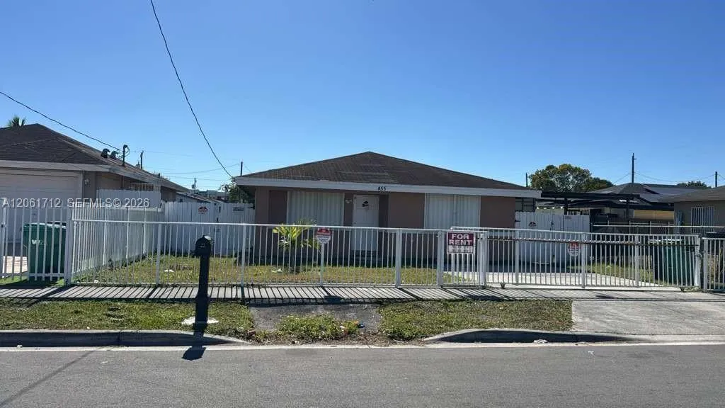 Foto de propiedad en 455 NW 14th Street, Florida City, FL 33034 Florida City con MLS# 
