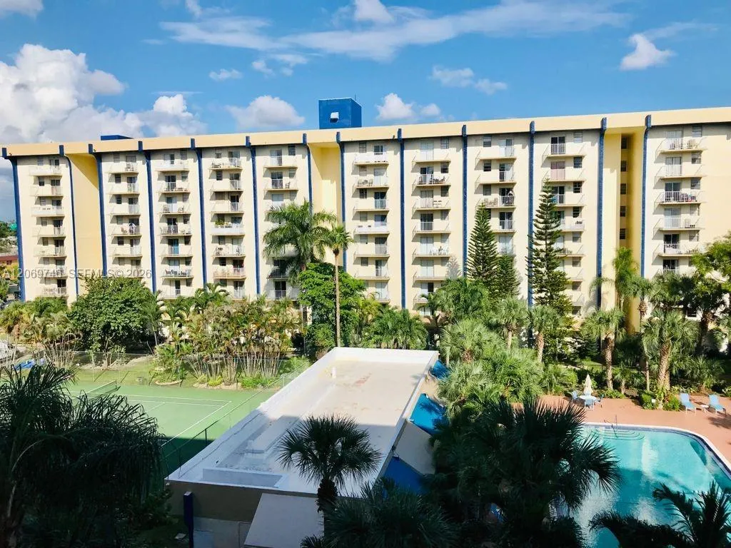 En Renta 4550 NW 9th Street 605E, Miami, FL 33126, Miami, FL 33126