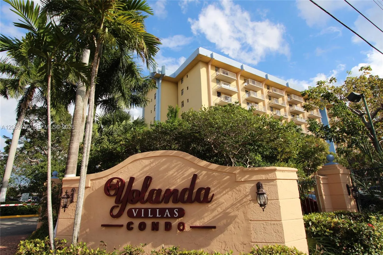 En Renta 4550 NW 9th Street 808E, Miami, FL 33126, Miami, FL 33126