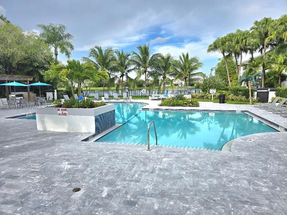 En Renta 4555 NW 99th Avenue 102, Doral, FL 33178, Doral, FL 33178