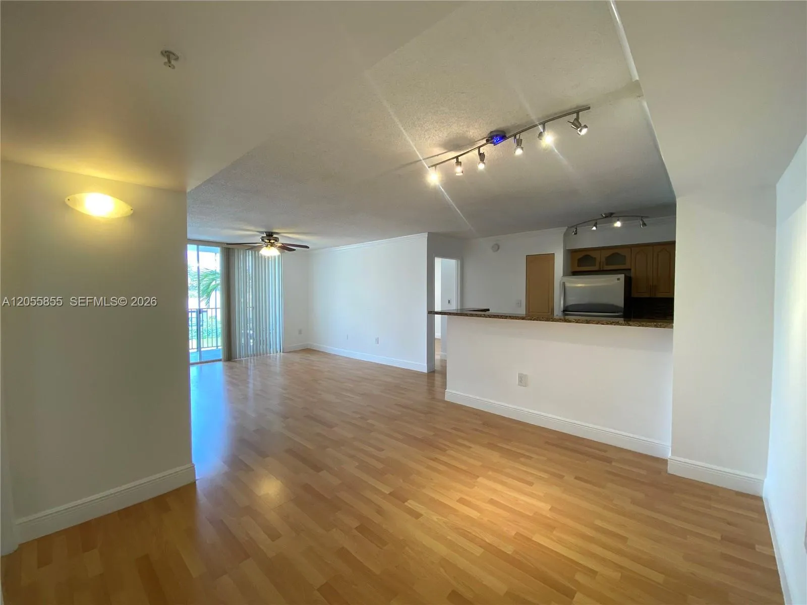 Foto de propiedad en 4560 NW 107th Avenue 205-12, Doral, FL 33178 Doral con MLS# 