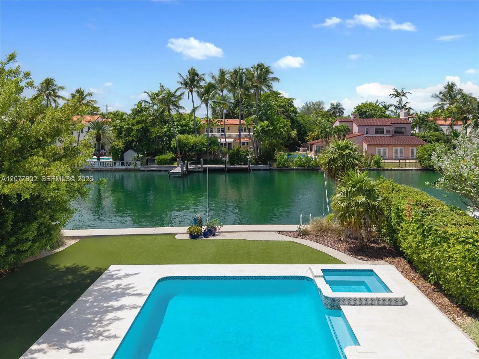 Foto de propiedad en 4560 Prairie Avenue, Miami Beach, FL 33140 Miami Beach con MLS# 
