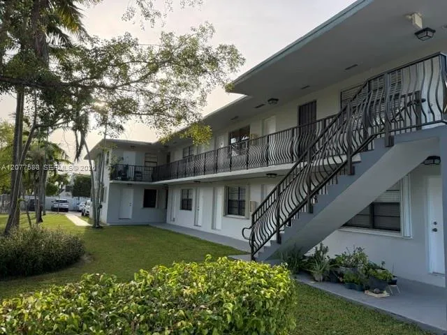Foto de propiedad en 4590 SW 67th Avenue 20, Miami, FL 33155 Miami con MLS# 
