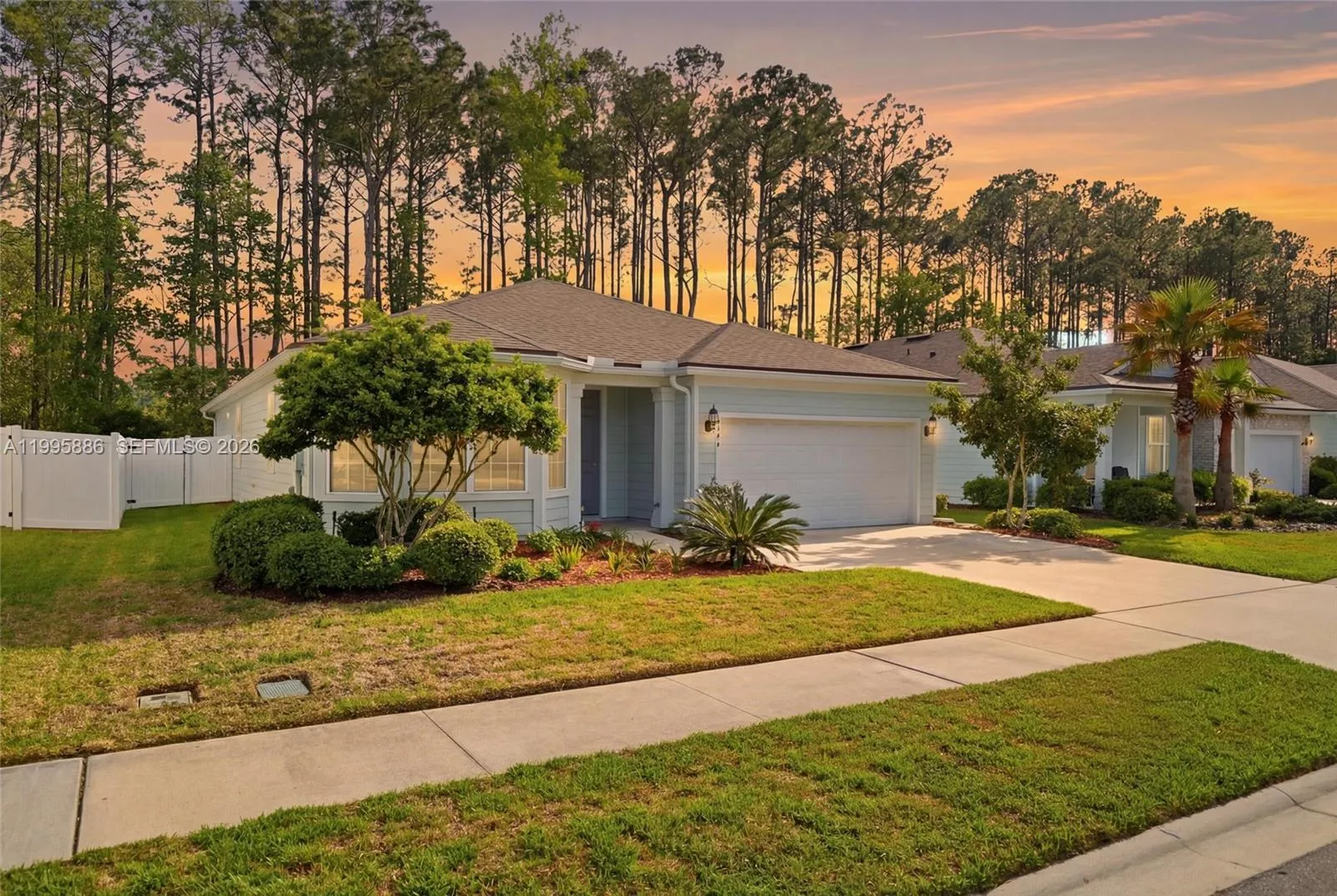 Foto de propiedad en 4594 Farmhouse Gate Trail, Jacksonville, FL 32226 Jacksonville con MLS# 