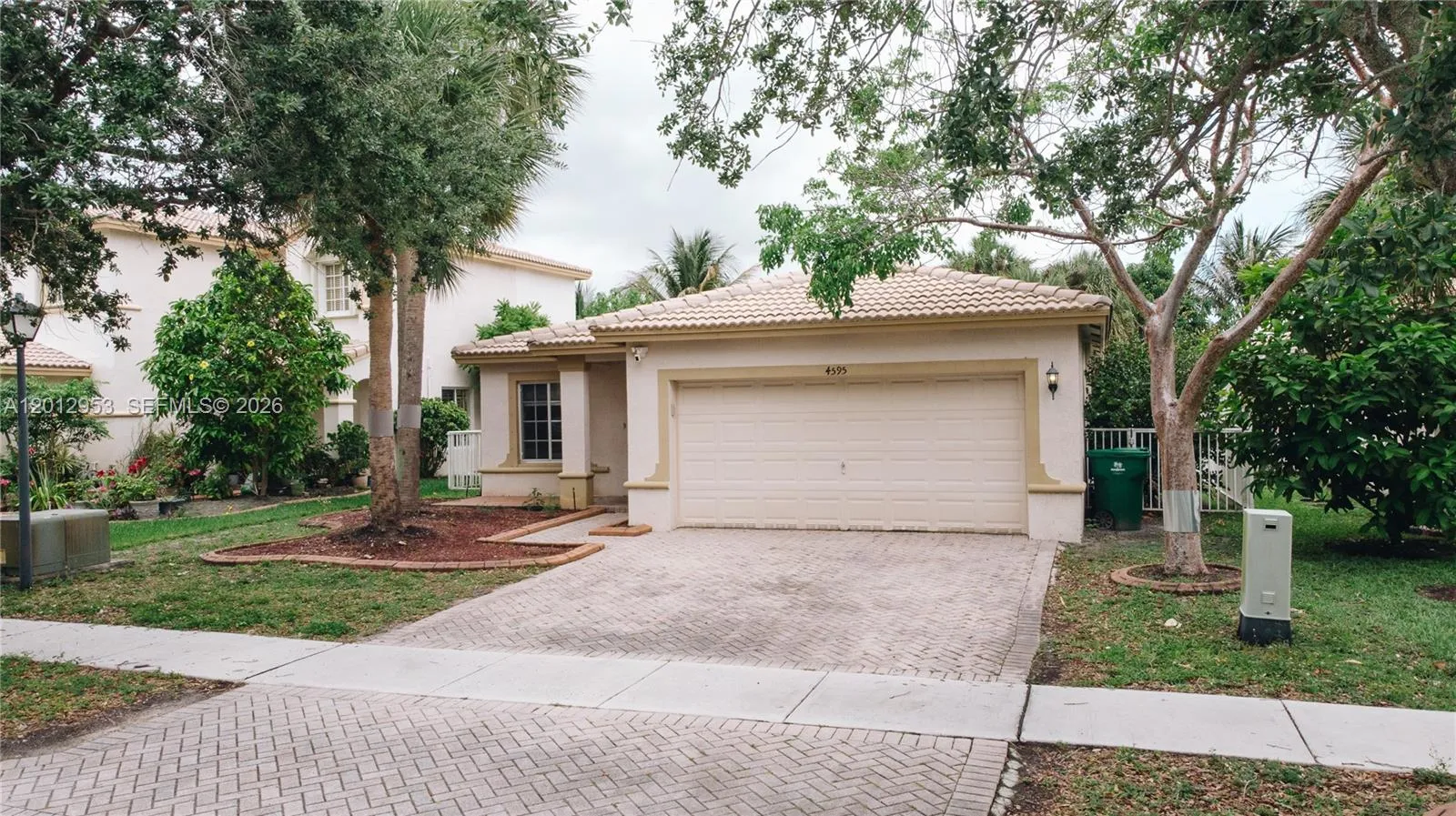 Foto de propiedad en 4595 SW 125th Lane, Miramar, FL 33027 Miramar con MLS# 