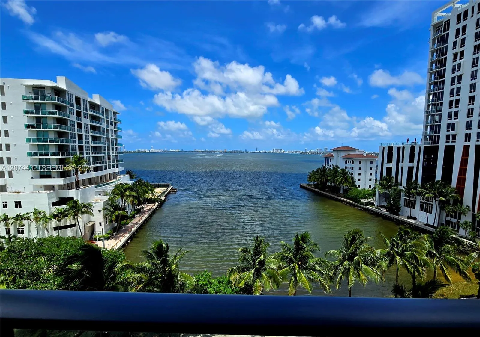 Foto de propiedad en 460 NE 28 Street 602, Miami, FL 33137 Miami con MLS#
