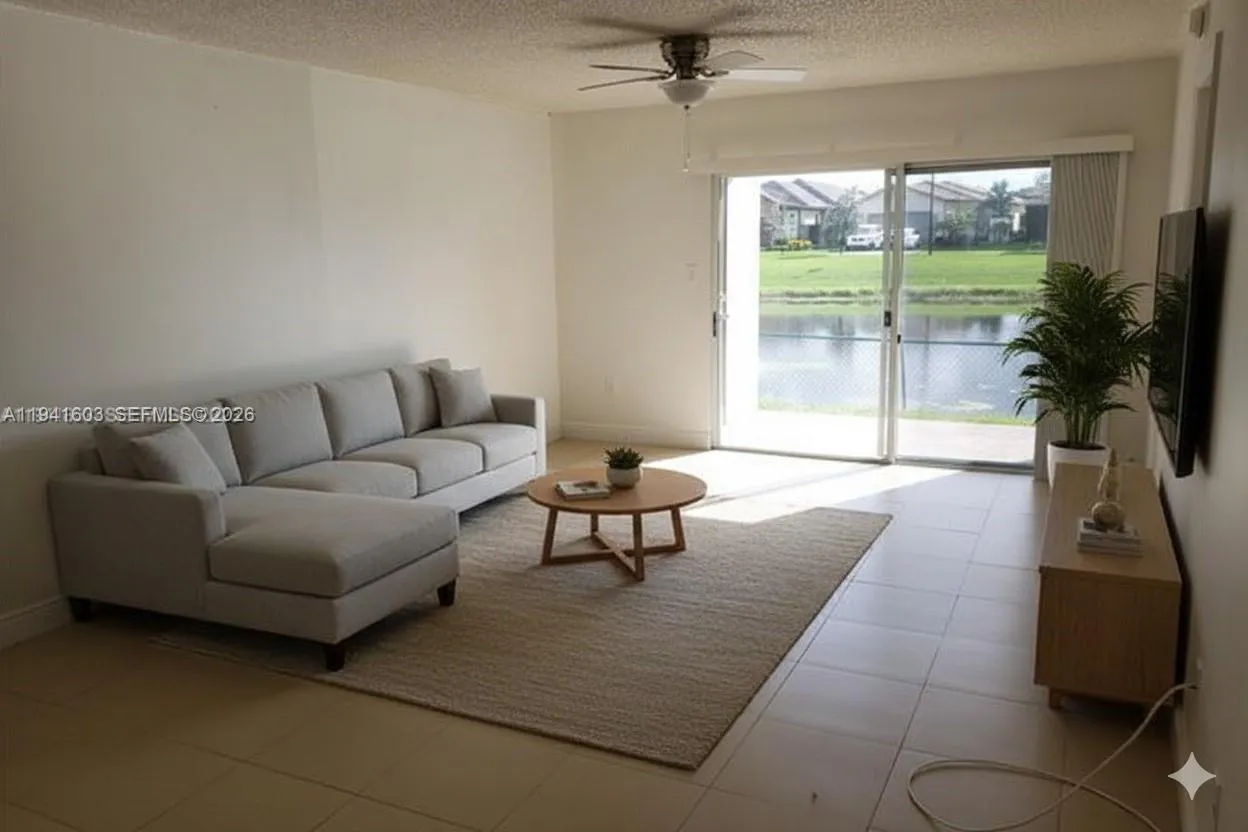 Foto de propiedad en 461 SW 113th Way 461, Pembroke Pines, FL 33025 Pembroke Pines con MLS# 