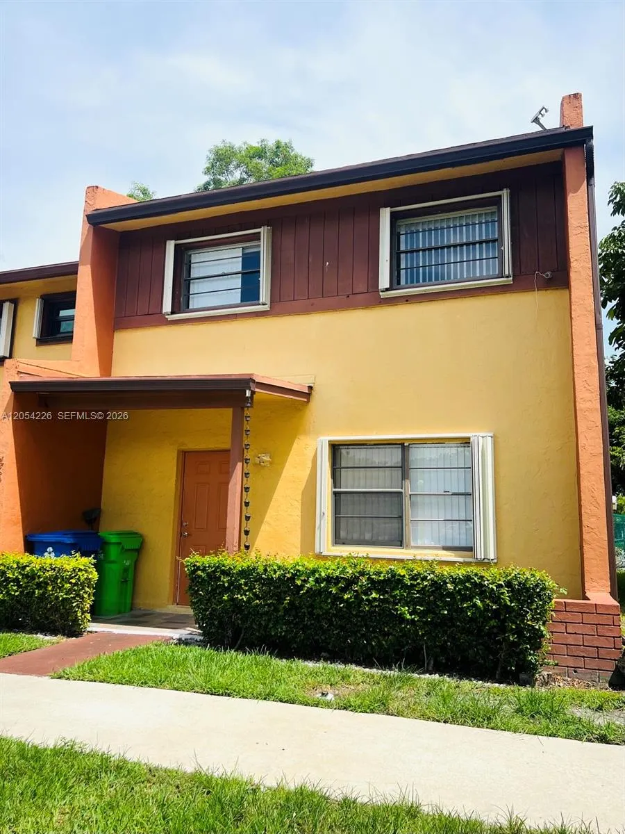 Foto de propiedad en 4613 NW 91st Avenue, Sunrise, FL 33351 Sunrise con MLS# 