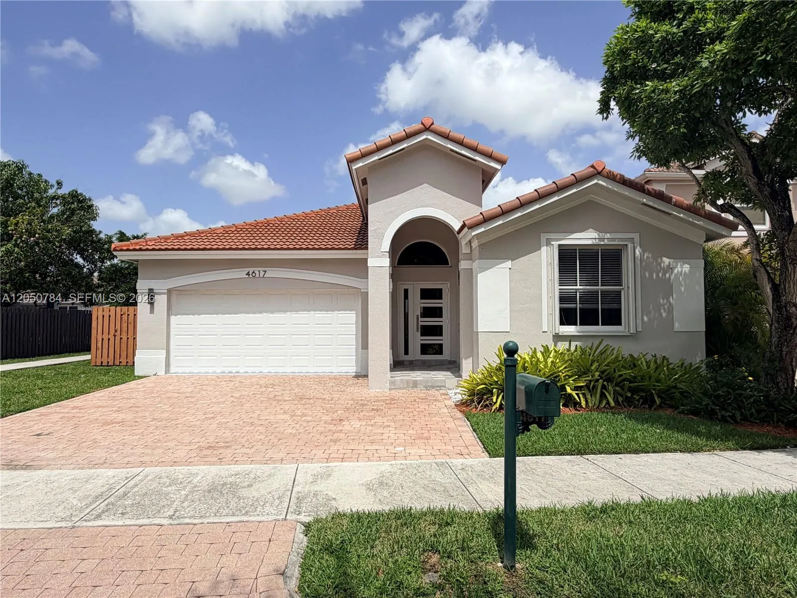 Foto de propiedad en 4617 NW 96th Avenue -, Doral, FL 33178 Doral con MLS# 