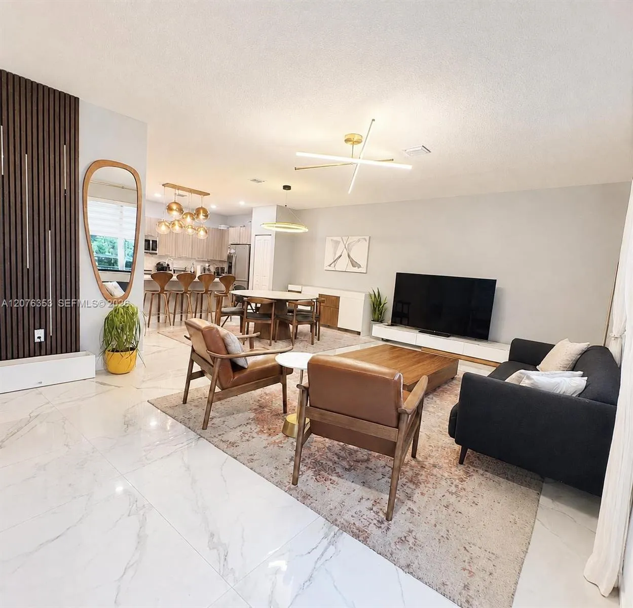 Foto de propiedad en 4619 NW 84th Avenue, Doral, FL 33166 Doral con MLS# 