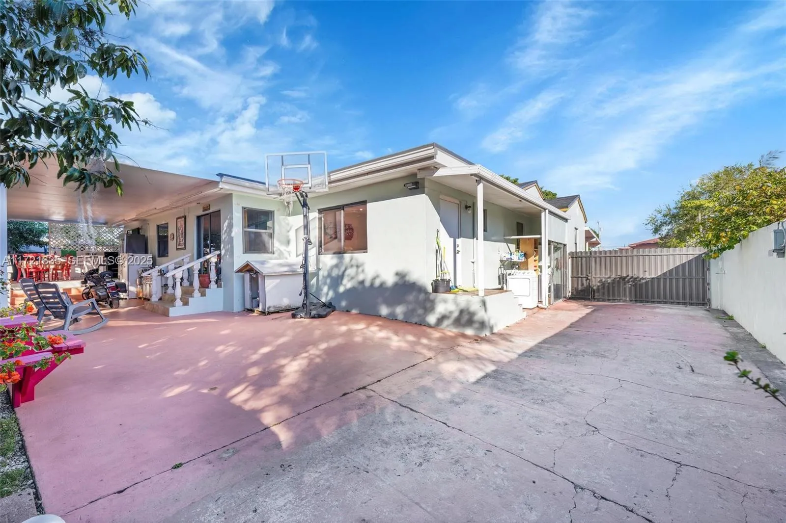 Foto de propiedad en 462 E 39th Street, Hialeah, FL 33013 Hialeah con MLS# 