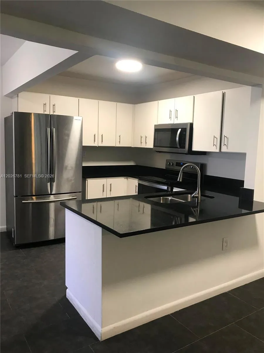 En Renta 462 NE 210th Cir Terrace 101-9, Miami, FL 33179, Miami, FL 33179
