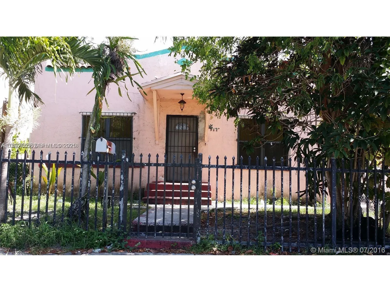 Foto de propiedad en 462 NE 64th Street, Miami, FL 33138 Miami con MLS# 