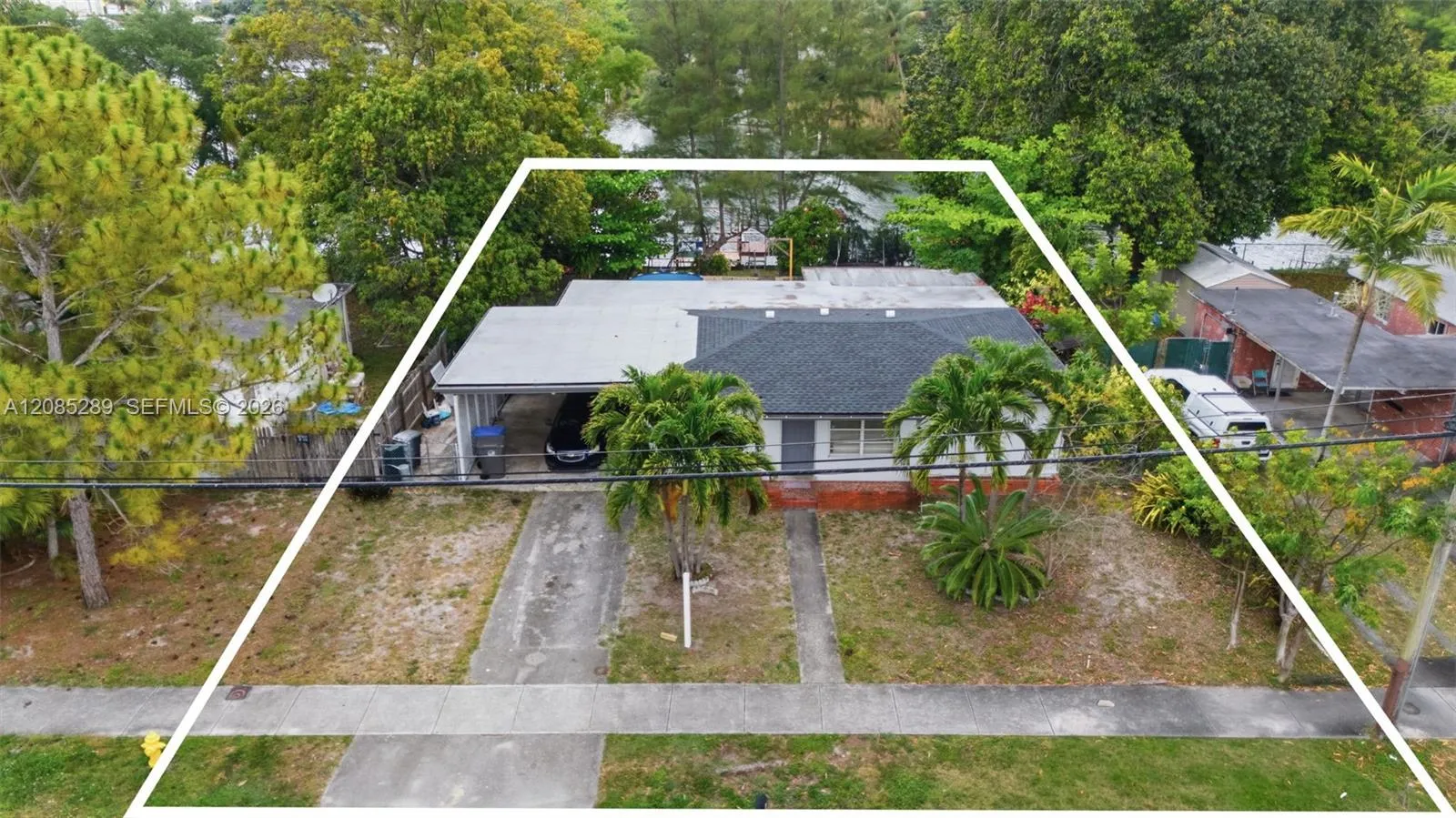 Foto de propiedad en 4621 SW 31st Drive, West Park, FL 33023 West Park con MLS# 
